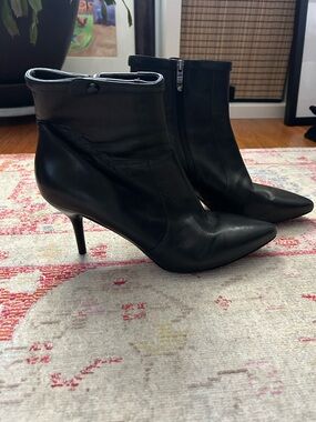 Via Spiga Black Pointed Leather Ankle Booties
